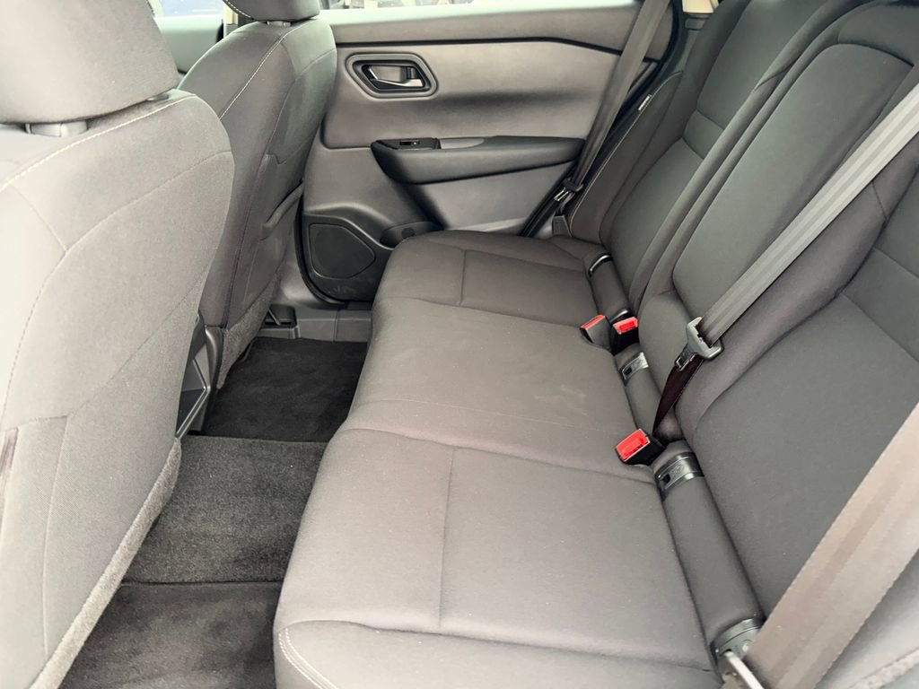 Used 2025 Nissan Rogue S image 25