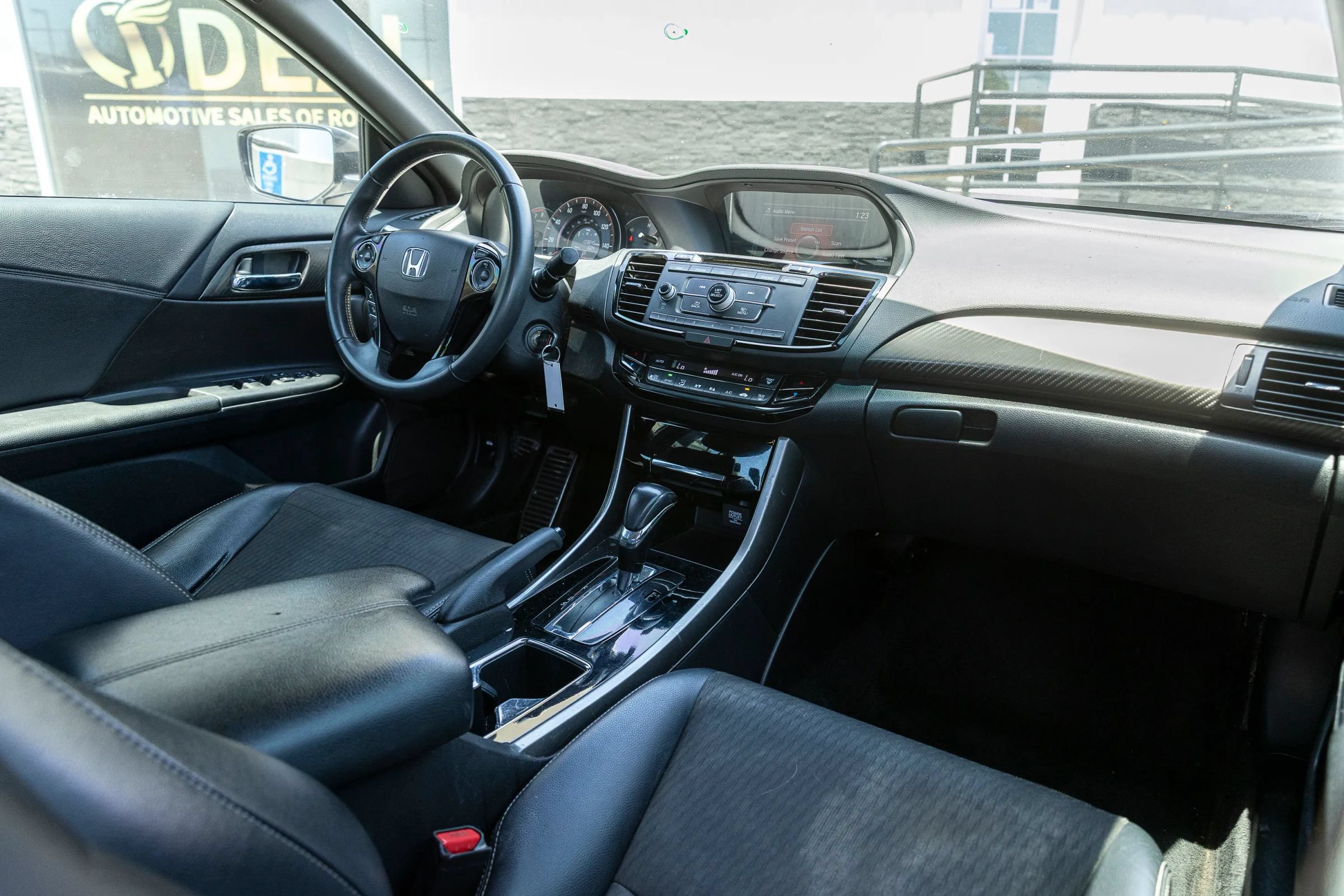 Used 2016 Honda Accord Sport image 21