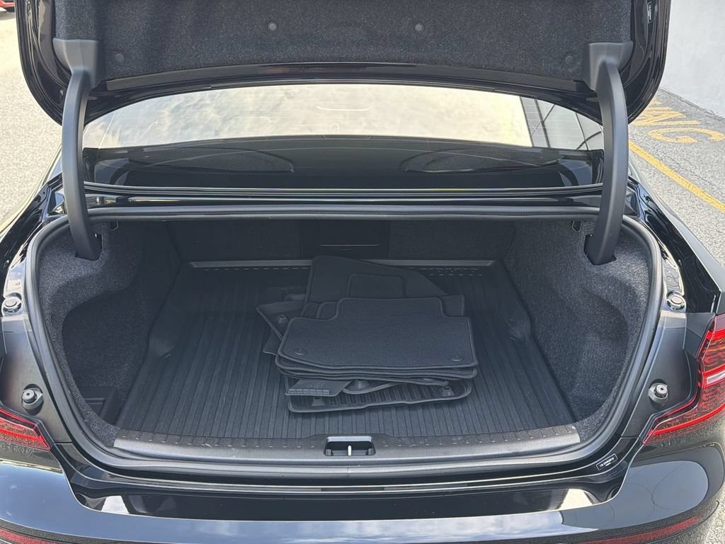 Certified 2024 Volvo S60 B5 Plus w/ Climate Package AWD/4WD image 27