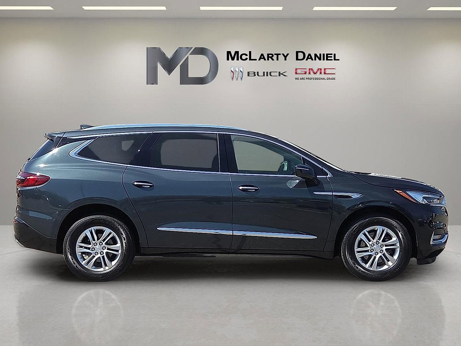 Certified 2019 Buick Enclave Essence image 6