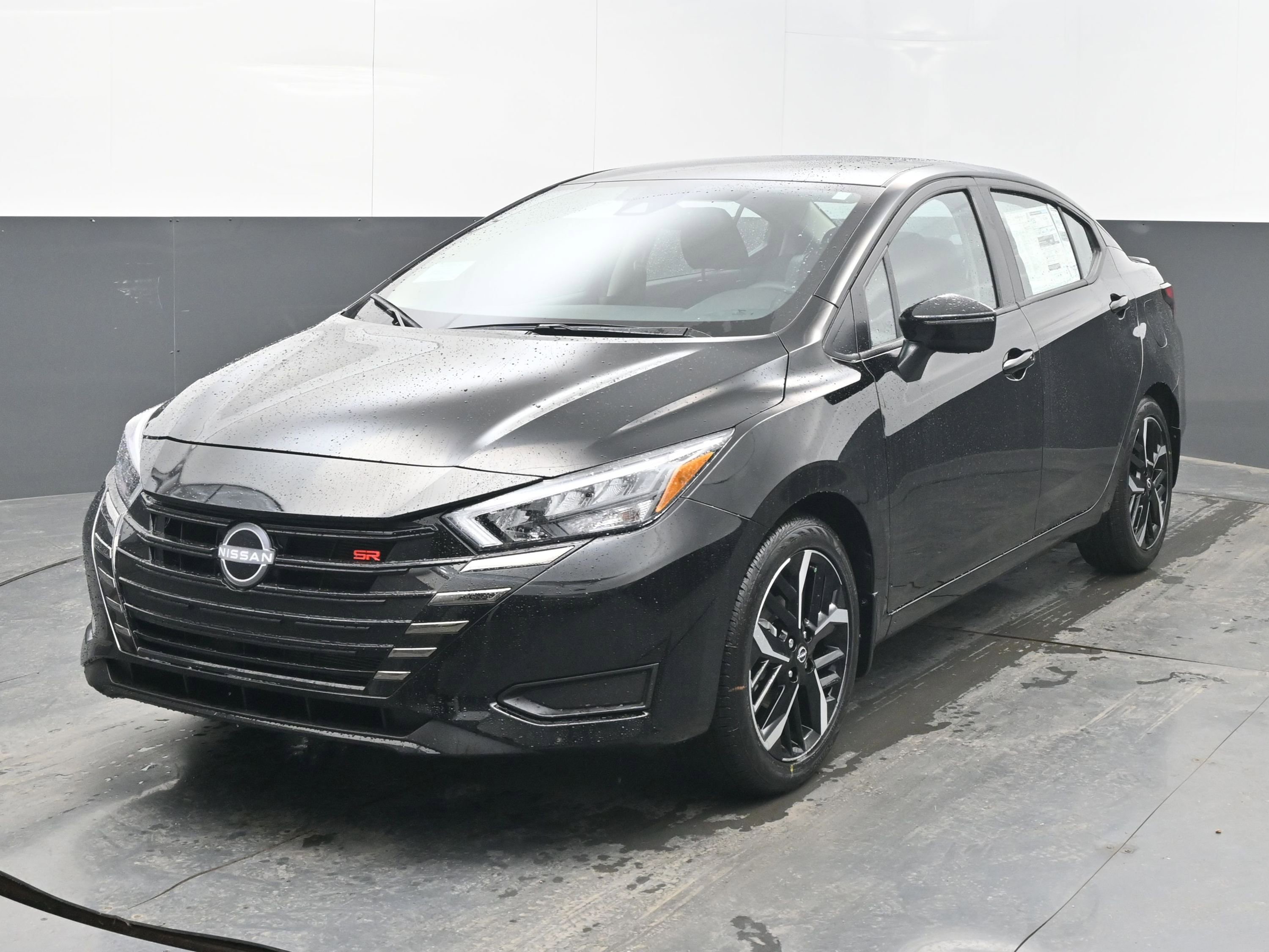 New 2025 Nissan Versa SR image 3