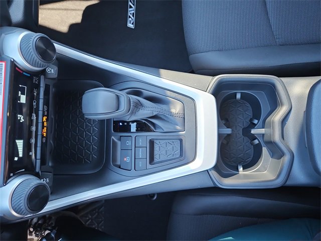 Used 2025 Toyota RAV4 LE image 28