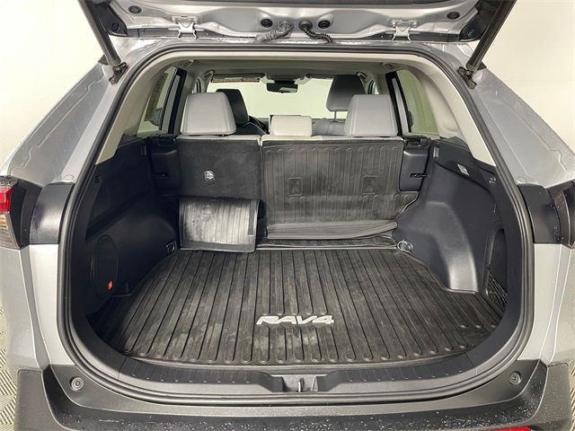 Used 2021 Toyota RAV4 Limited image 19