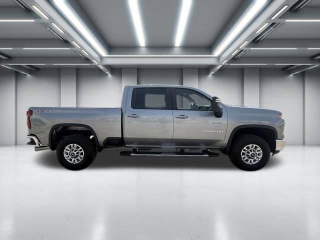 Used 2025 Chevrolet Silverado 2500 LT w/ Convenience Package AWD/4WD image 1