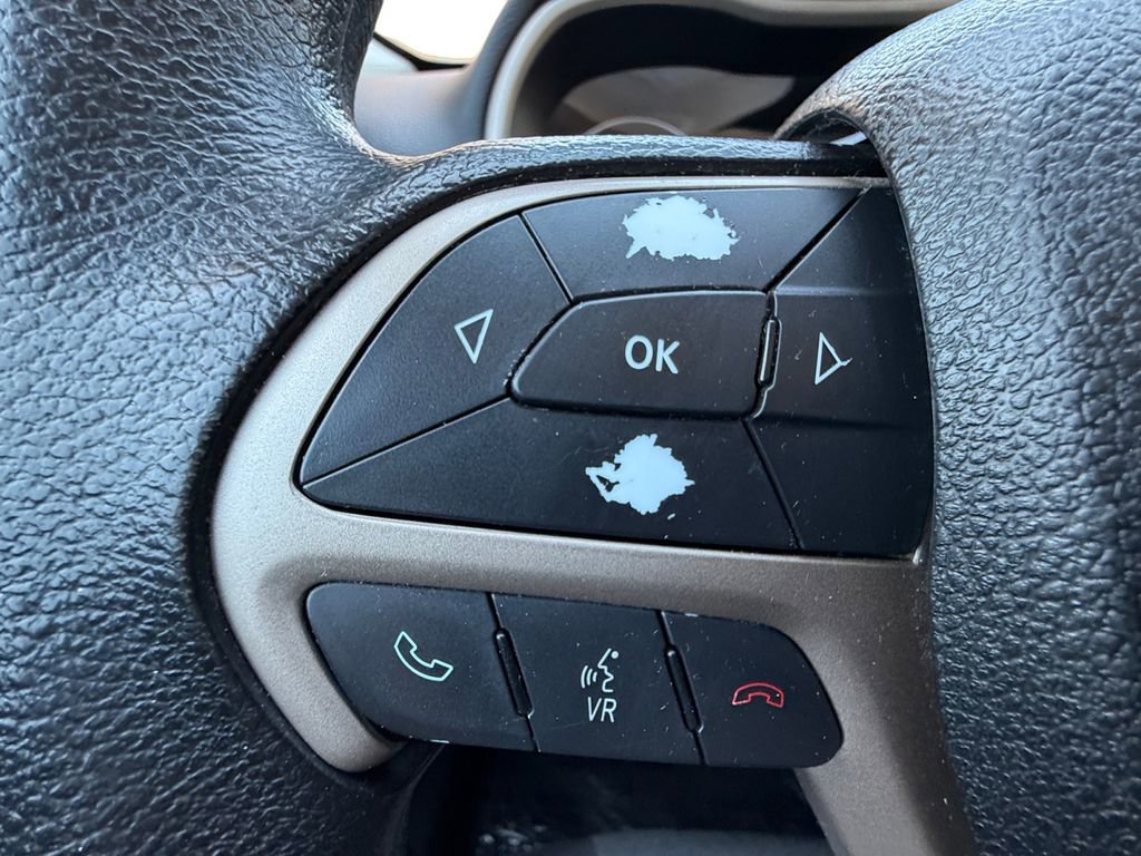 Used 2015 Jeep Cherokee Sport FWD image 21