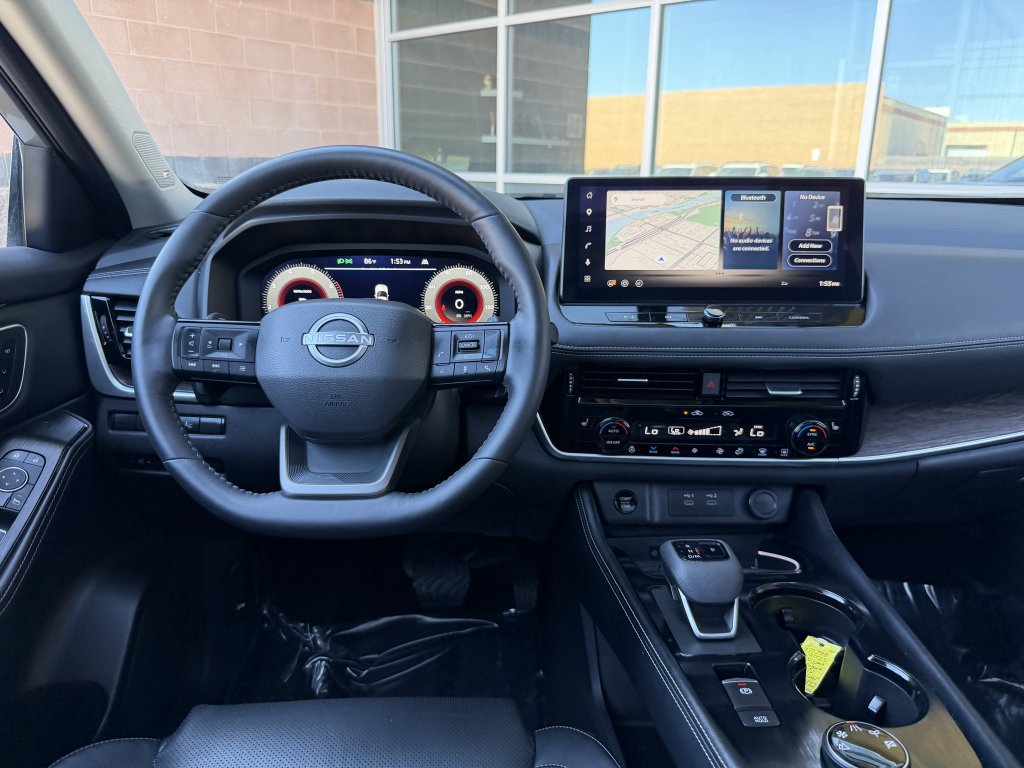 Used 2025 Nissan Rogue Platinum w/ Tech Package AWD/4WD image 16
