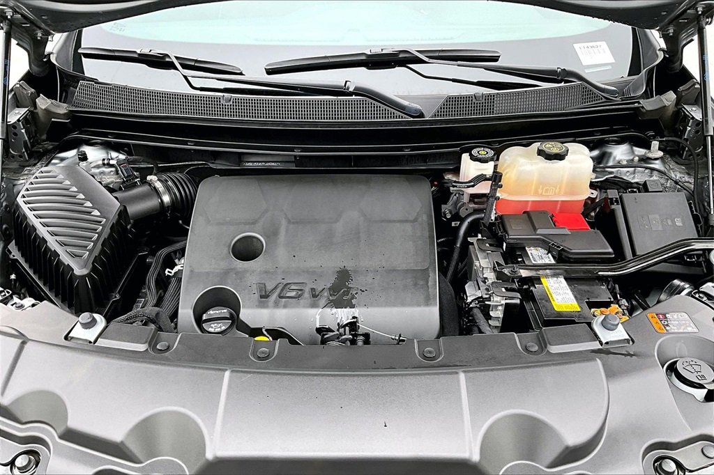 Used 2023 Chevrolet Traverse Premier w/ Redline Edition image 29