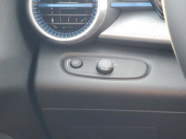 New 2025 Chevrolet Trax LT w/ Driver Confidence Package image 11