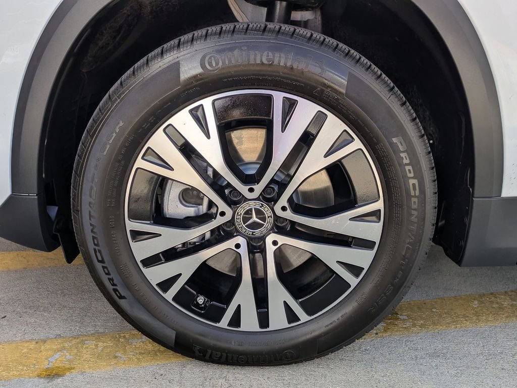 Used 2025 Mercedes-Benz GLA 250 4MATIC image 31