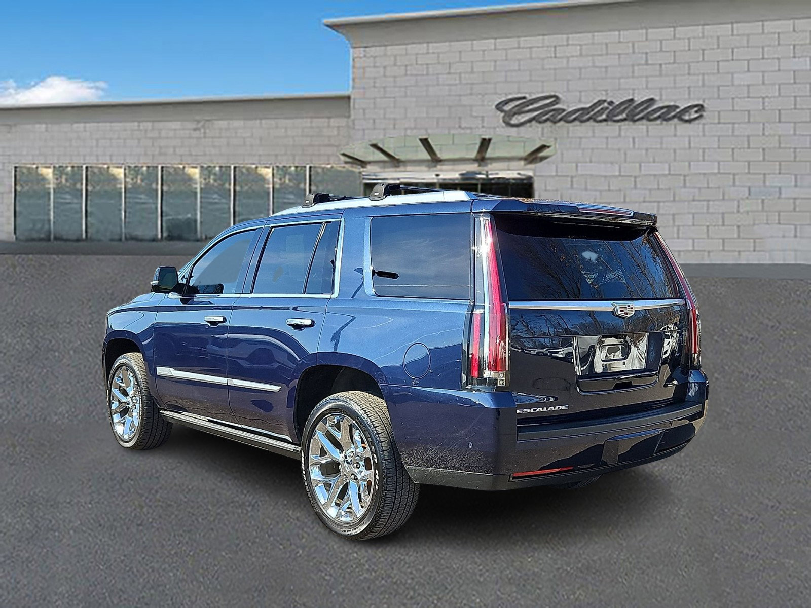 Used 2018 Cadillac Escalade Premium Luxury image 6