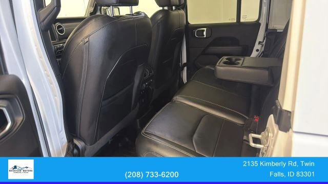 Used 2022 Jeep Wrangler Unlimited Sahara w/ Cold Weather Group AWD/4WD image 28