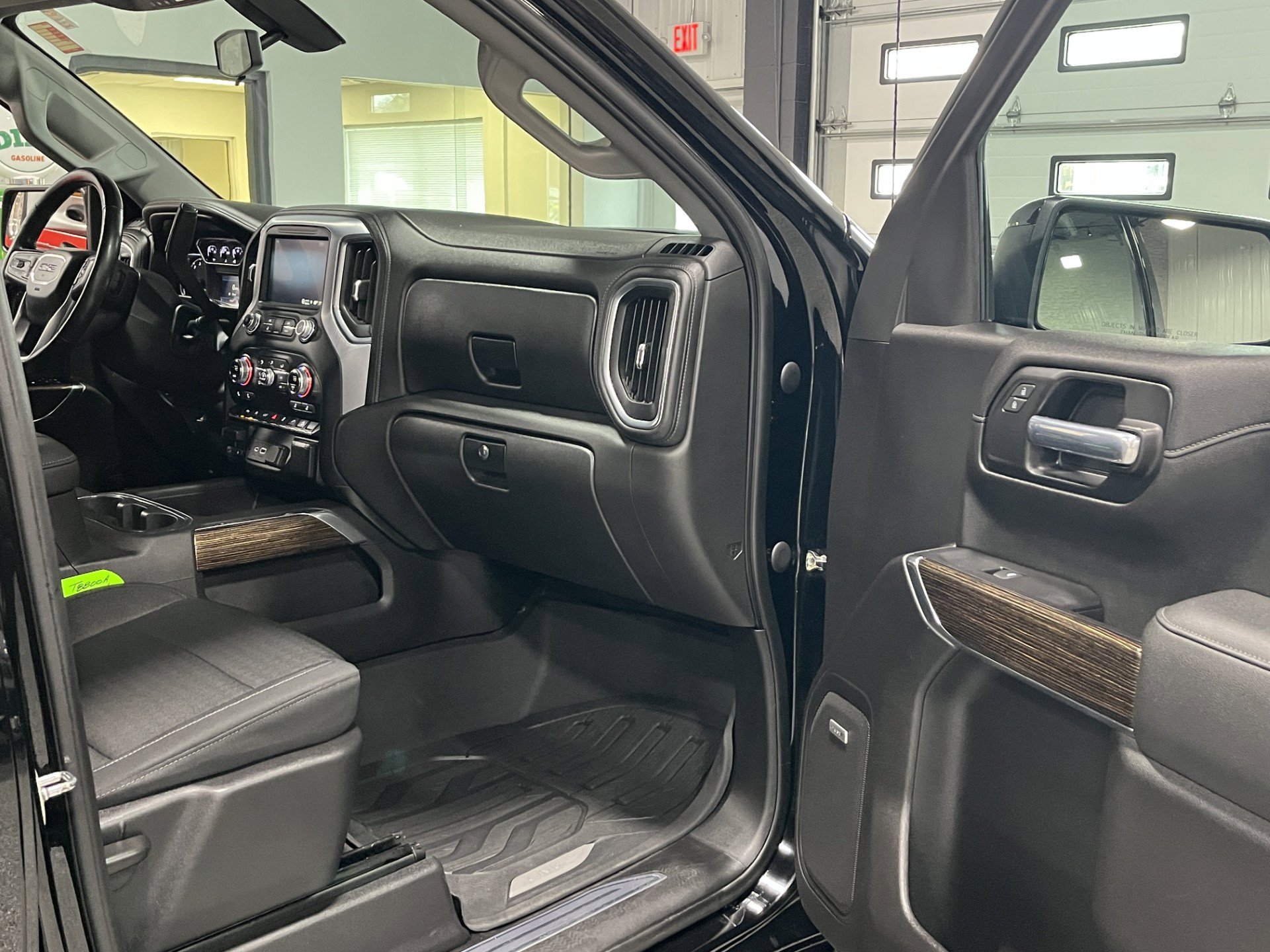 Certified 2021 GMC Sierra 1500 Elevation w/ Preferred Package AWD/4WD image 9
