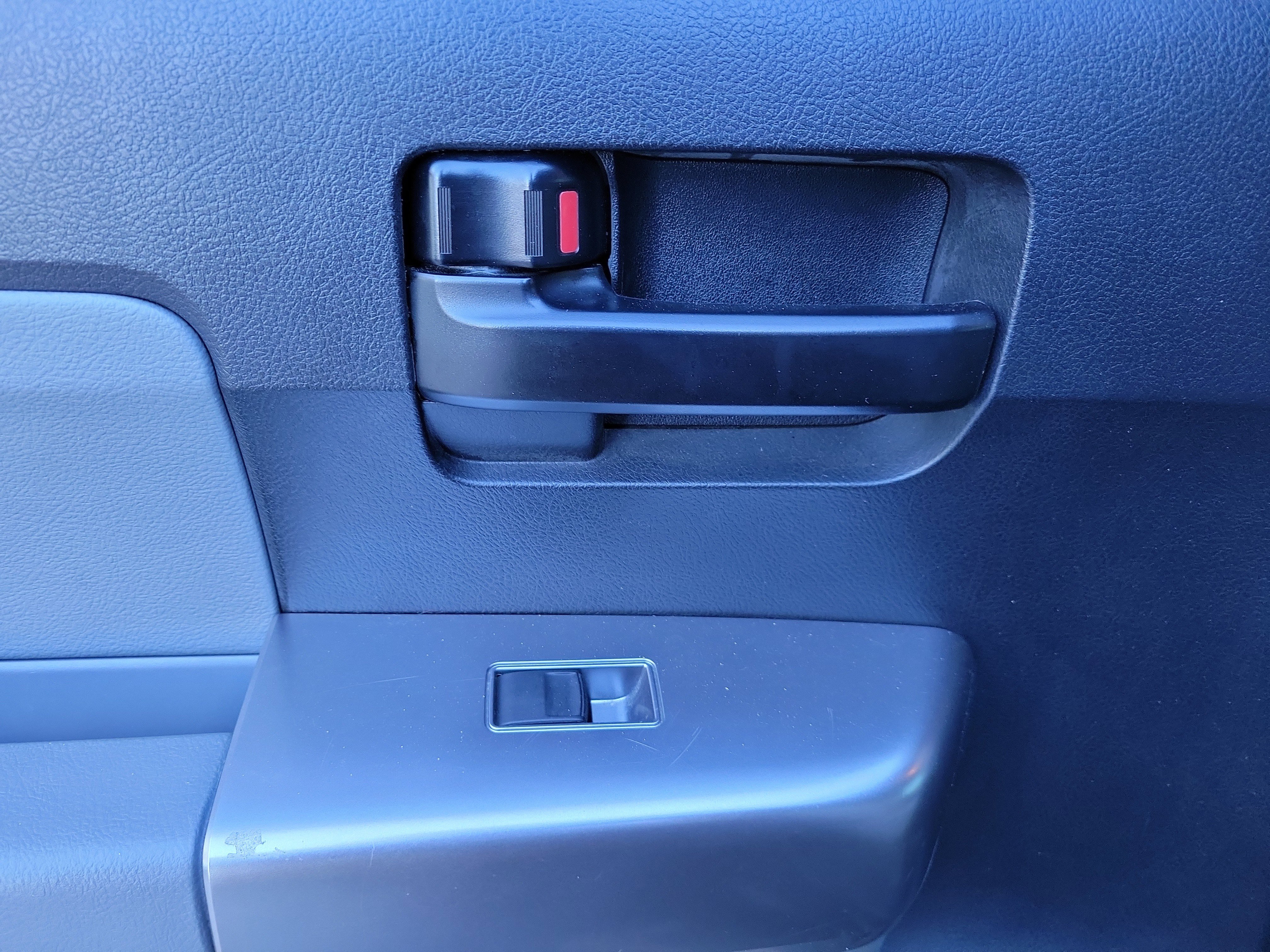 Used 2022 Toyota Sequoia SR5 image 27