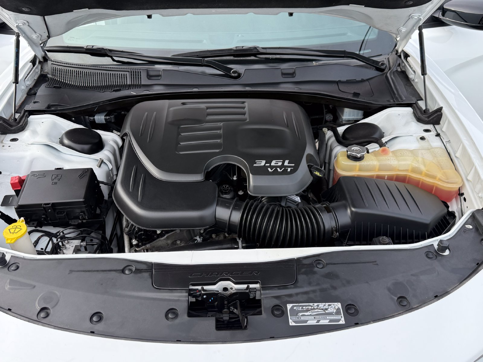 Used 2023 Dodge Charger SXT RWD image 9