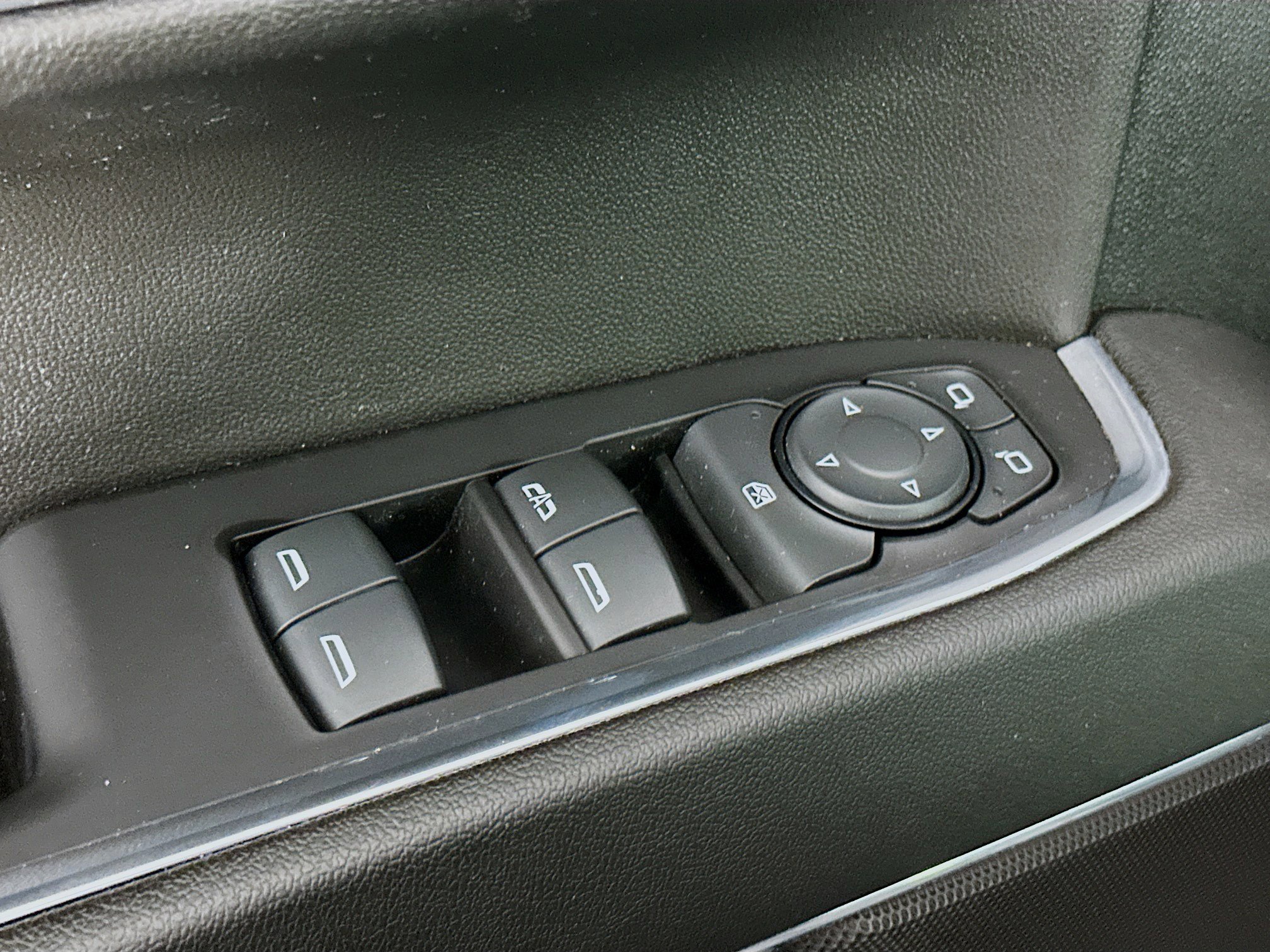 Used 2023 Chevrolet Silverado 1500 LT image 15