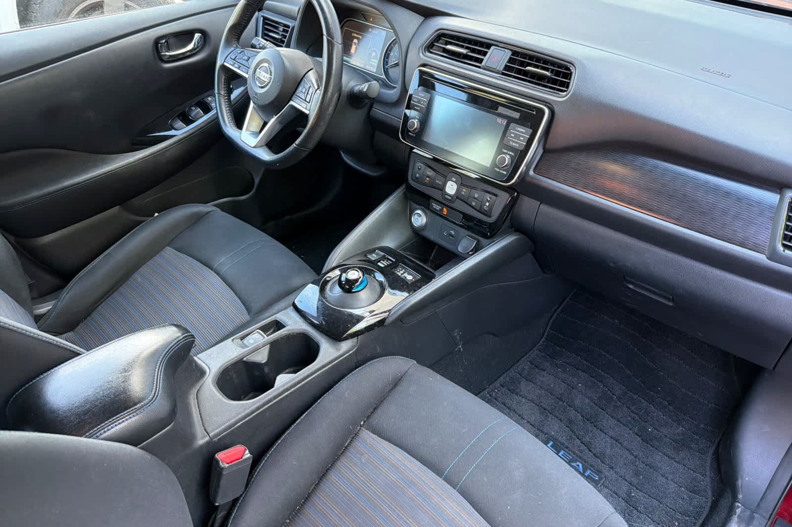 Used 2018 Nissan Leaf SV w/ SV Technology Package FWD image 18