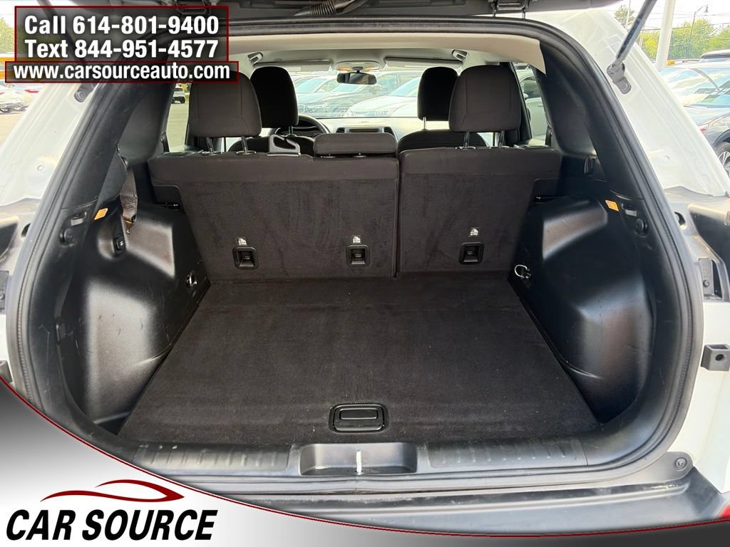 Used 2019 Jeep Cherokee Latitude w/ Popular Appearance Group AWD/4WD image 7