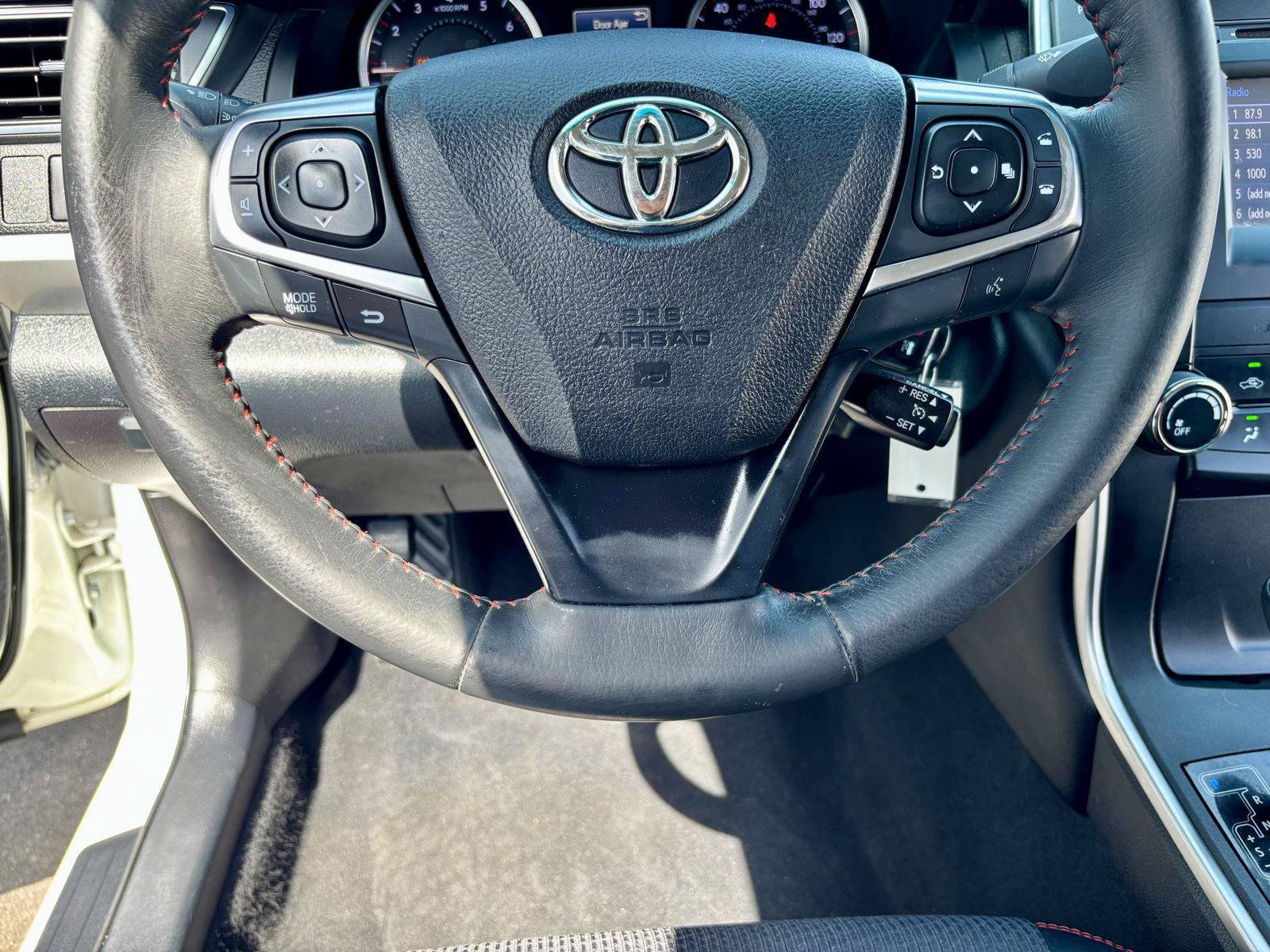 Used 2017 Toyota Camry SE FWD image 30