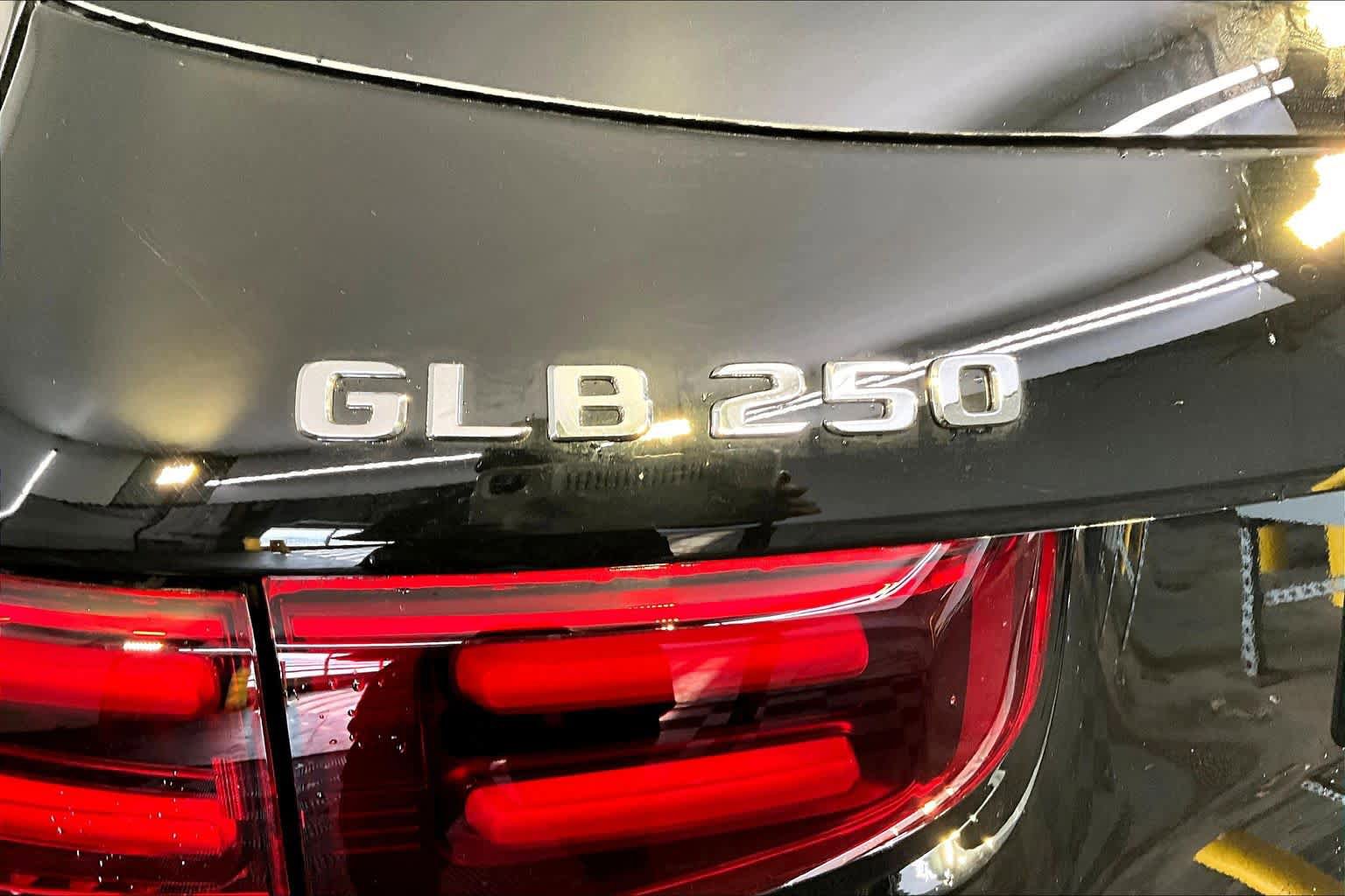 New 2026 Mercedes-Benz GLB 250 4MATIC image 6