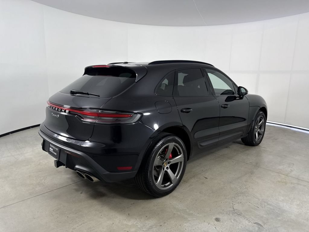 Certified 2022 Porsche Macan S AWD/4WD image 7