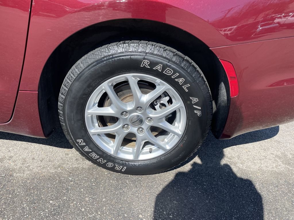 Certified 2023 Chrysler Pacifica Touring-L image 10