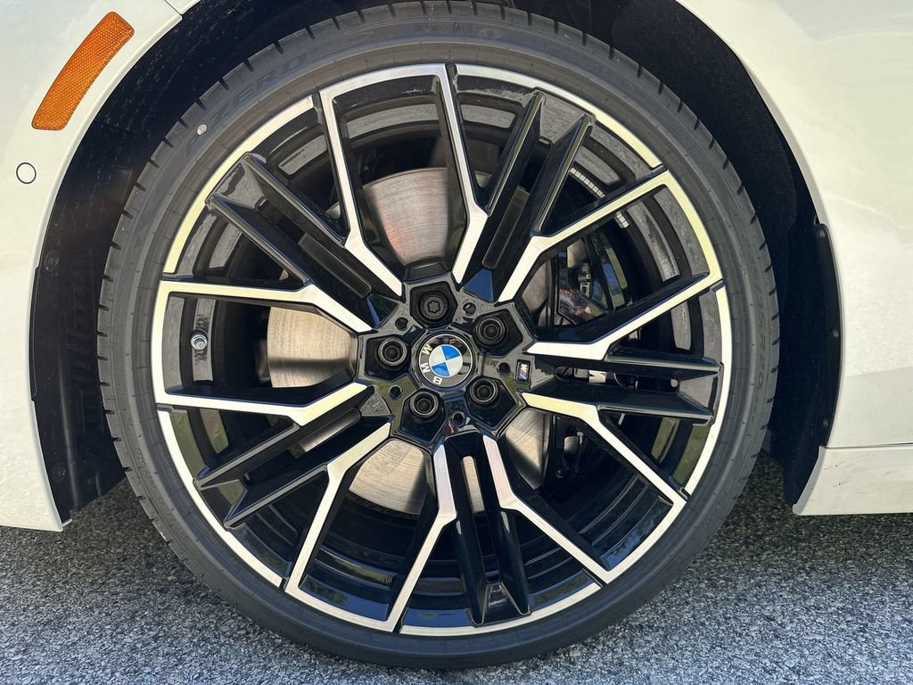 Used 2023 BMW M850i xDrive Convertible AWD/4WD image 33