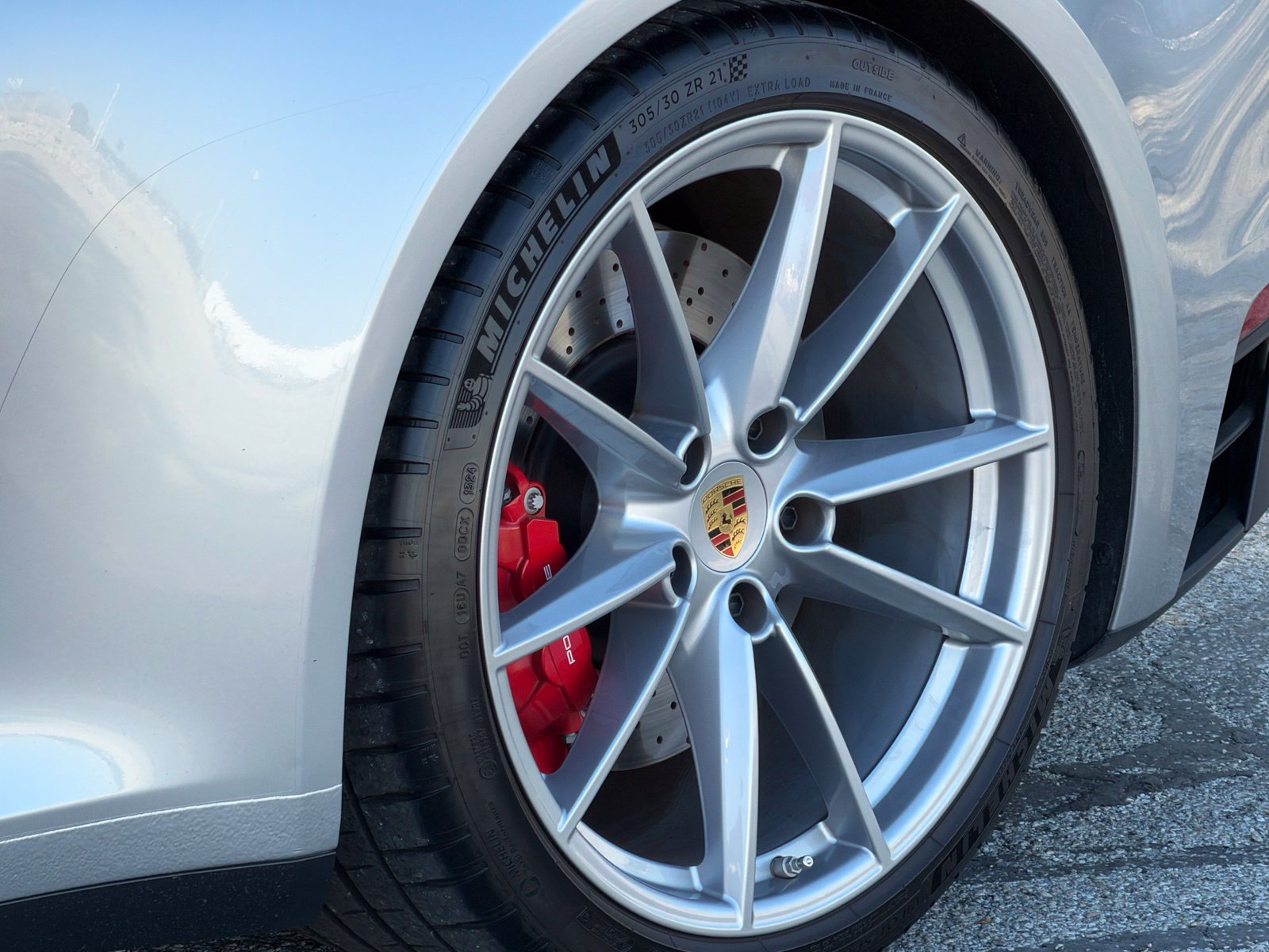 Certified 2024 Porsche 911 Targa 4 GTS AWD/4WD image 16