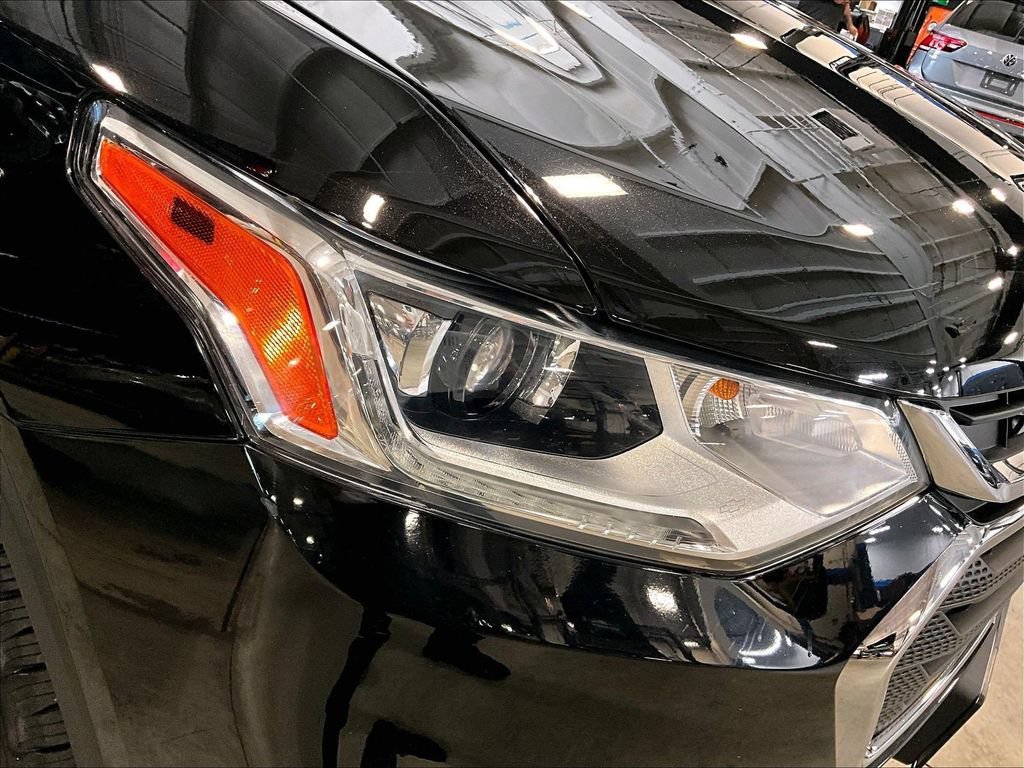 Used 2019 Chevrolet Traverse LS AWD/4WD image 34