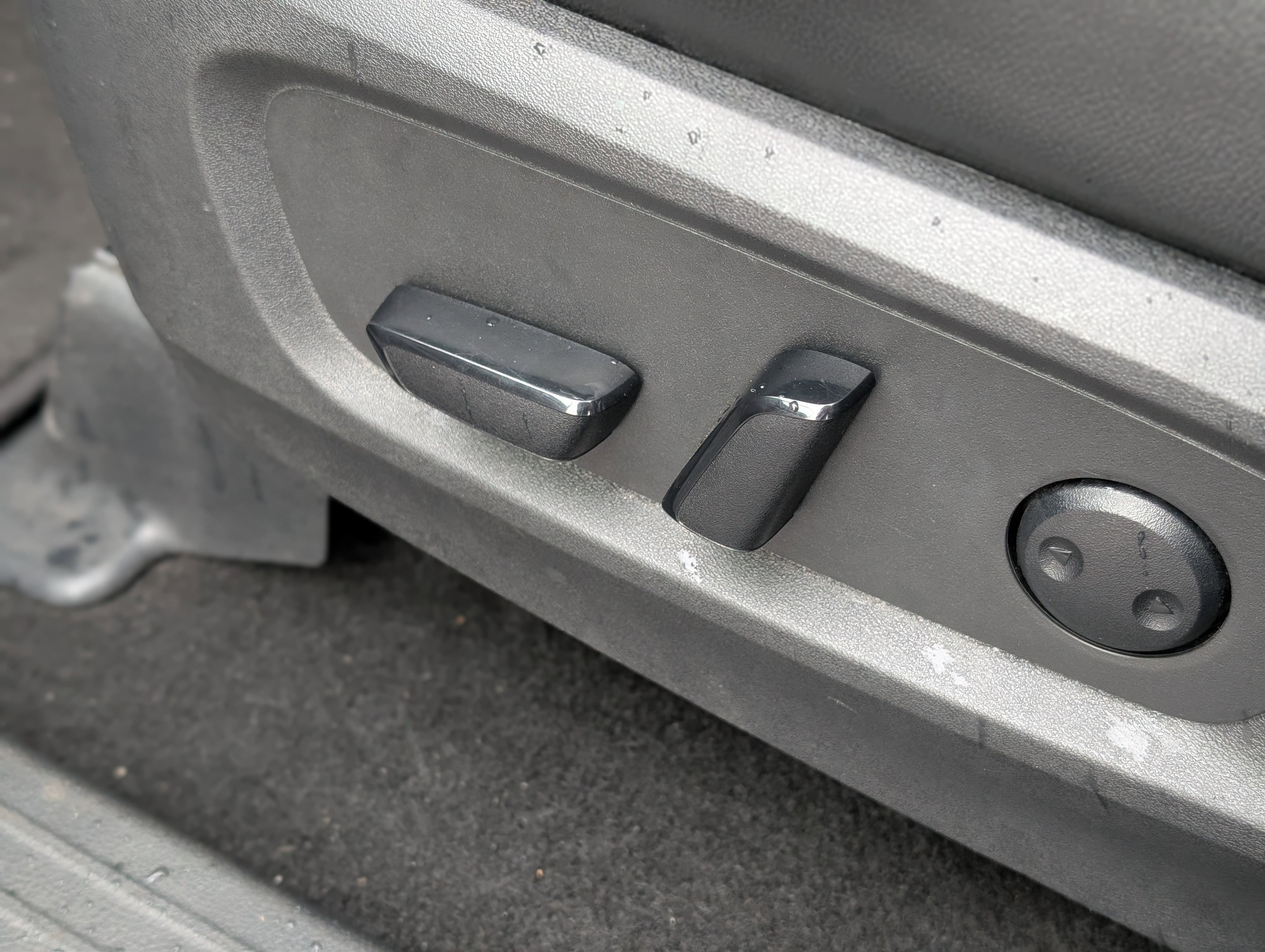 Used 2022 Nissan Pathfinder SL image 32