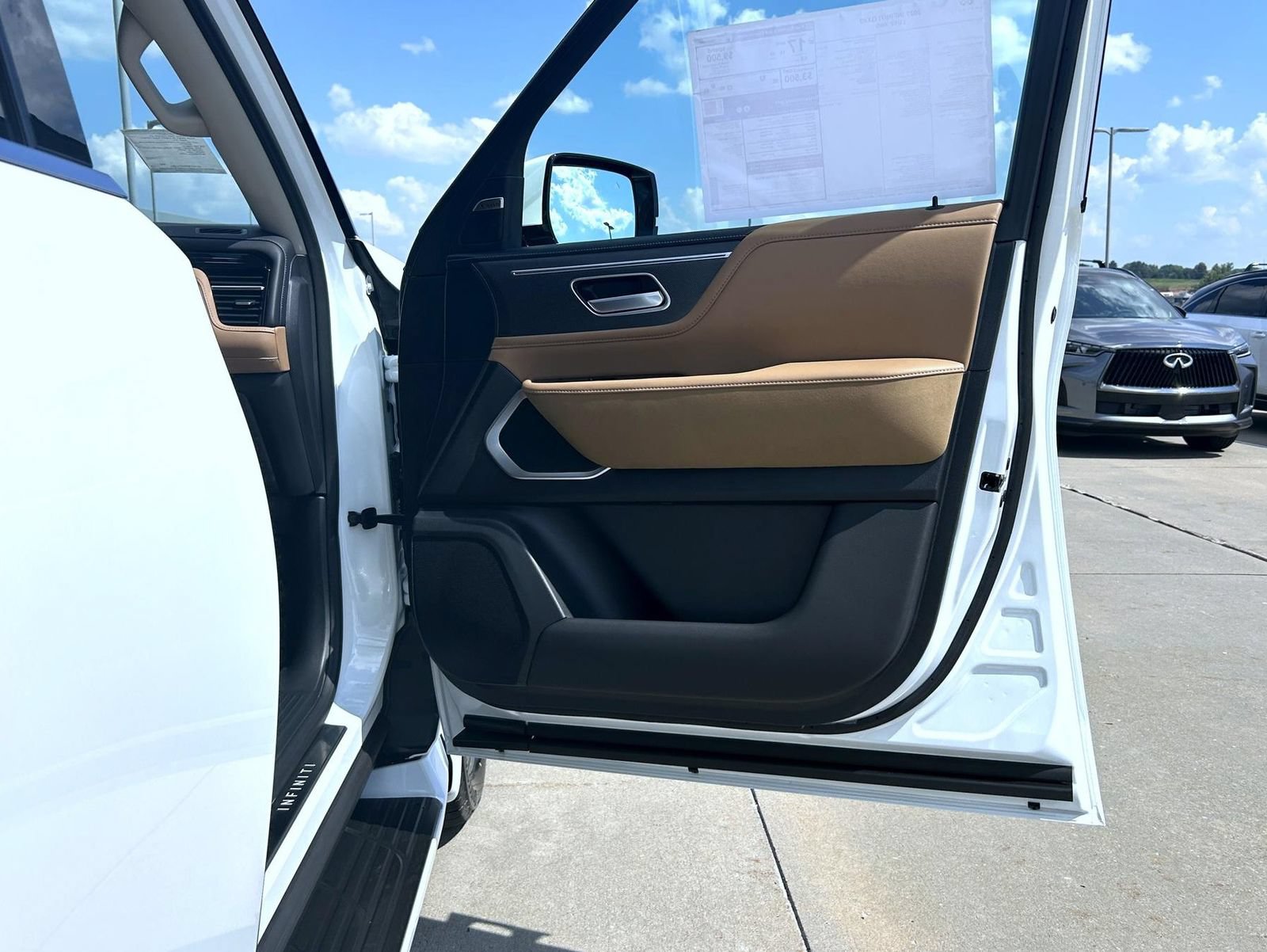 New 2027 INFINITI QX80 Luxe w/ Cargo Package AWD/4WD image 16