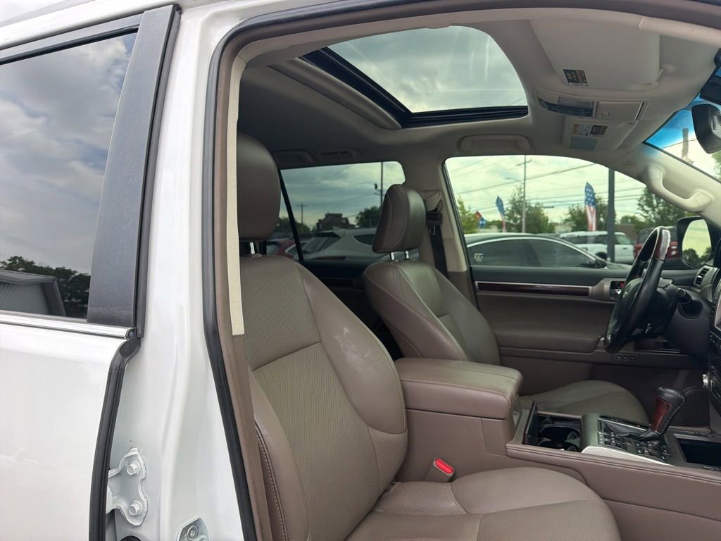 Used 2018 Lexus GX 460 Luxury w/ Preferred Accessory Package AWD/4WD image 31