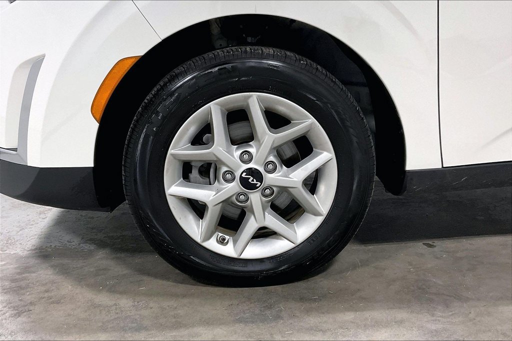 Used 2025 Kia Soul LX w/ LX Technology Package FWD image 10