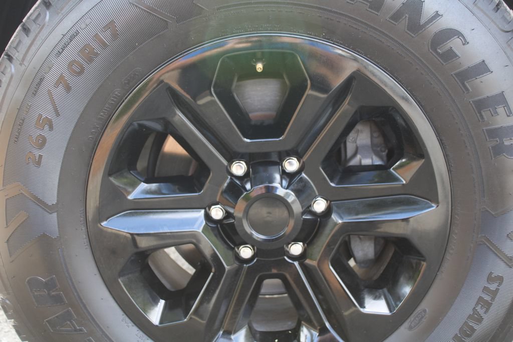 Used 2022 Toyota 4Runner SR5 Premium AWD/4WD image 17