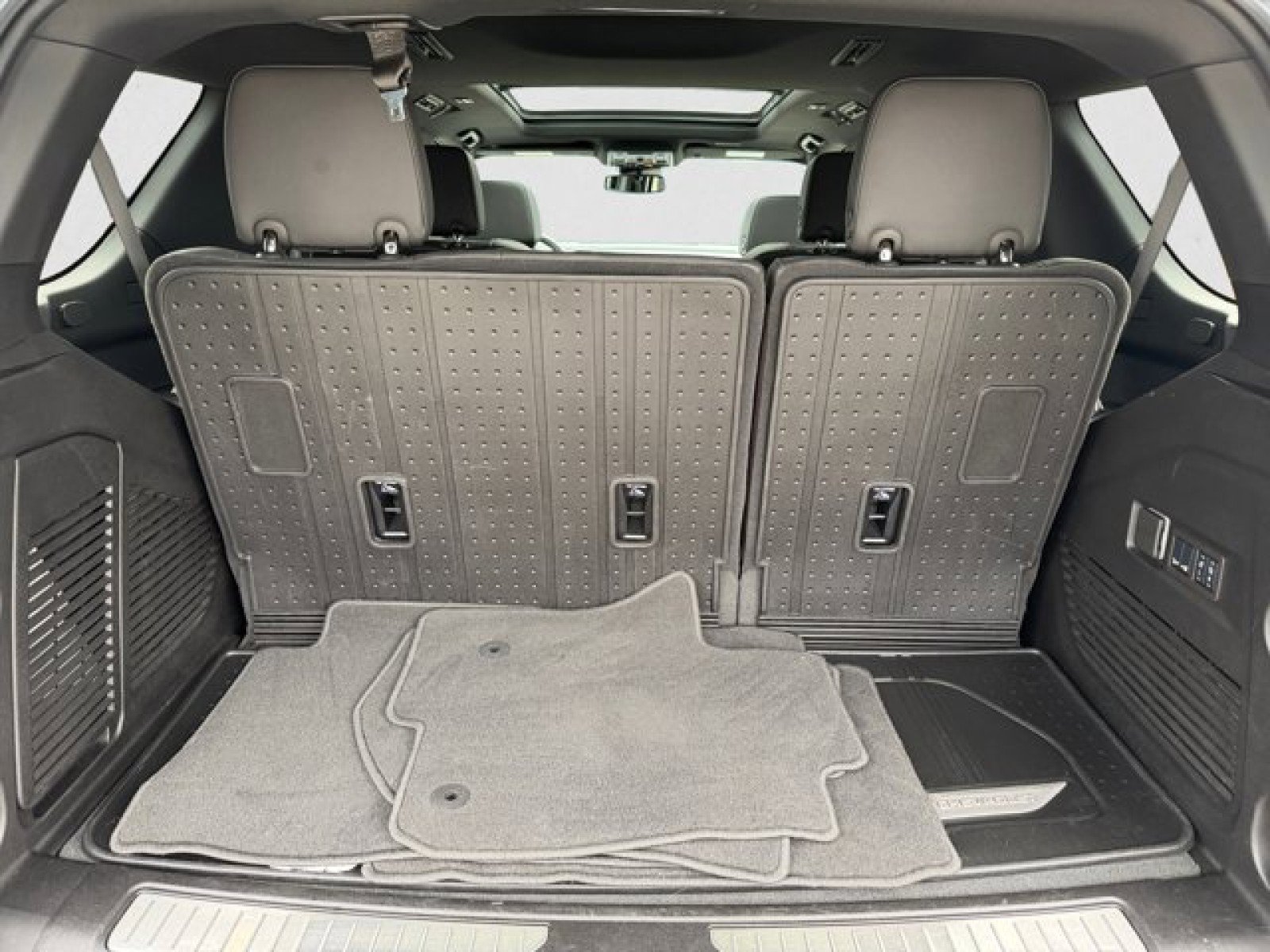 Used 2025 Chevrolet Tahoe Z71 w/ Comfort Package image 20