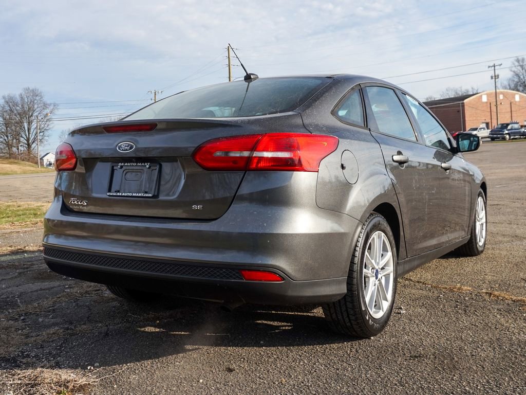 Used 2017 Ford Focus SE image 4