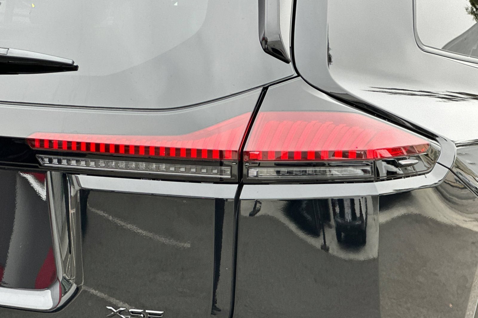 New 2026 Toyota RAV4 XSE AWD/4WD image 33