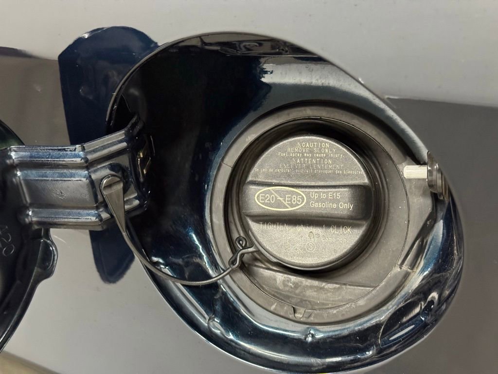 Used 2018 Toyota RAV4 XLE image 15