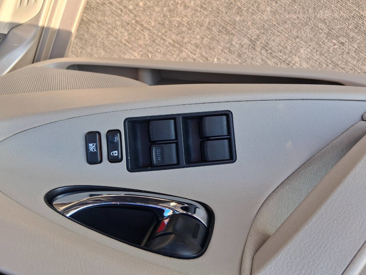 Used 2009 Toyota Camry LE FWD image 24