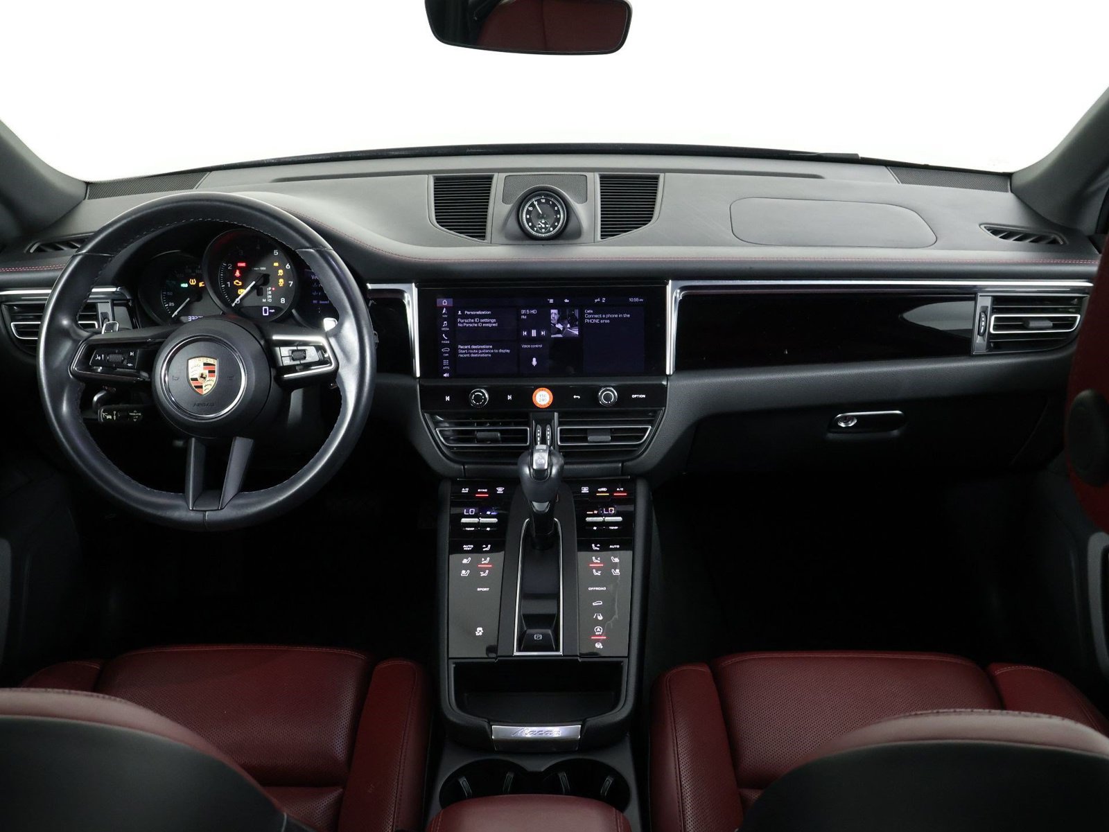 Certified 2023 Porsche Macan AWD/4WD image 11