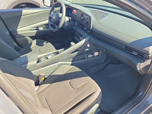 New 2026 Hyundai Elantra SEL Sport Premium image 17