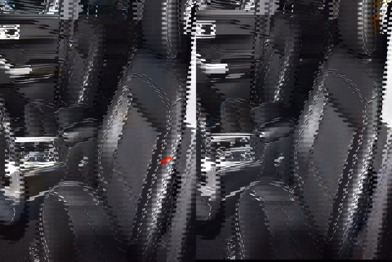 Certified 2023 Ford Explorer Limited image 33