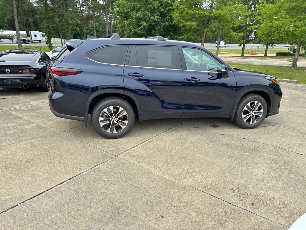 New 2026 Toyota Highlander XLE AWD/4WD image 8