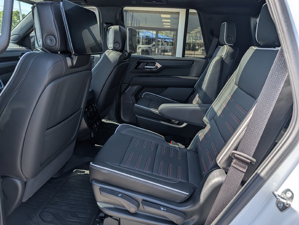 New 2026 GMC Yukon AT4 Ultimate w/ LPO, Floor Liner Package AWD/4WD image 27