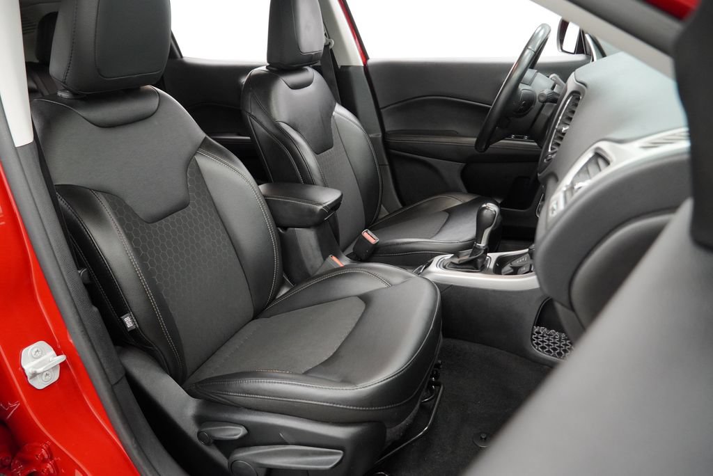 Certified 2020 Jeep Compass Latitude AWD/4WD image 47