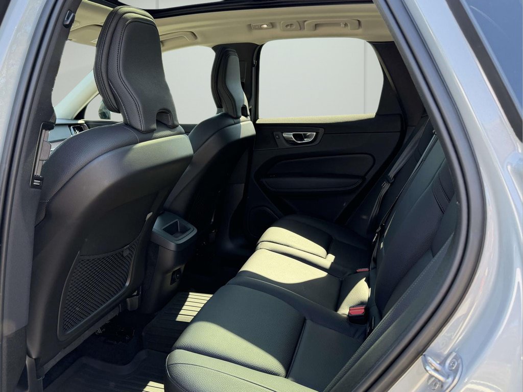 Used 2024 Volvo XC60 B5 Plus w/ Protection Package Premier AWD/4WD image 14