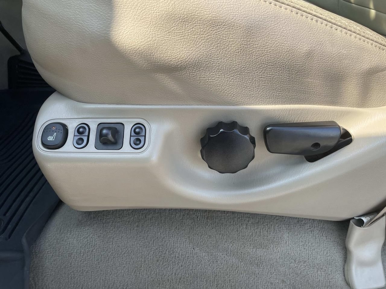 Used 2005 Ford F350 Lariat AWD/4WD image 18
