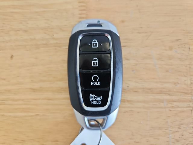 Used 2025 Hyundai Venue SEL FWD image 9