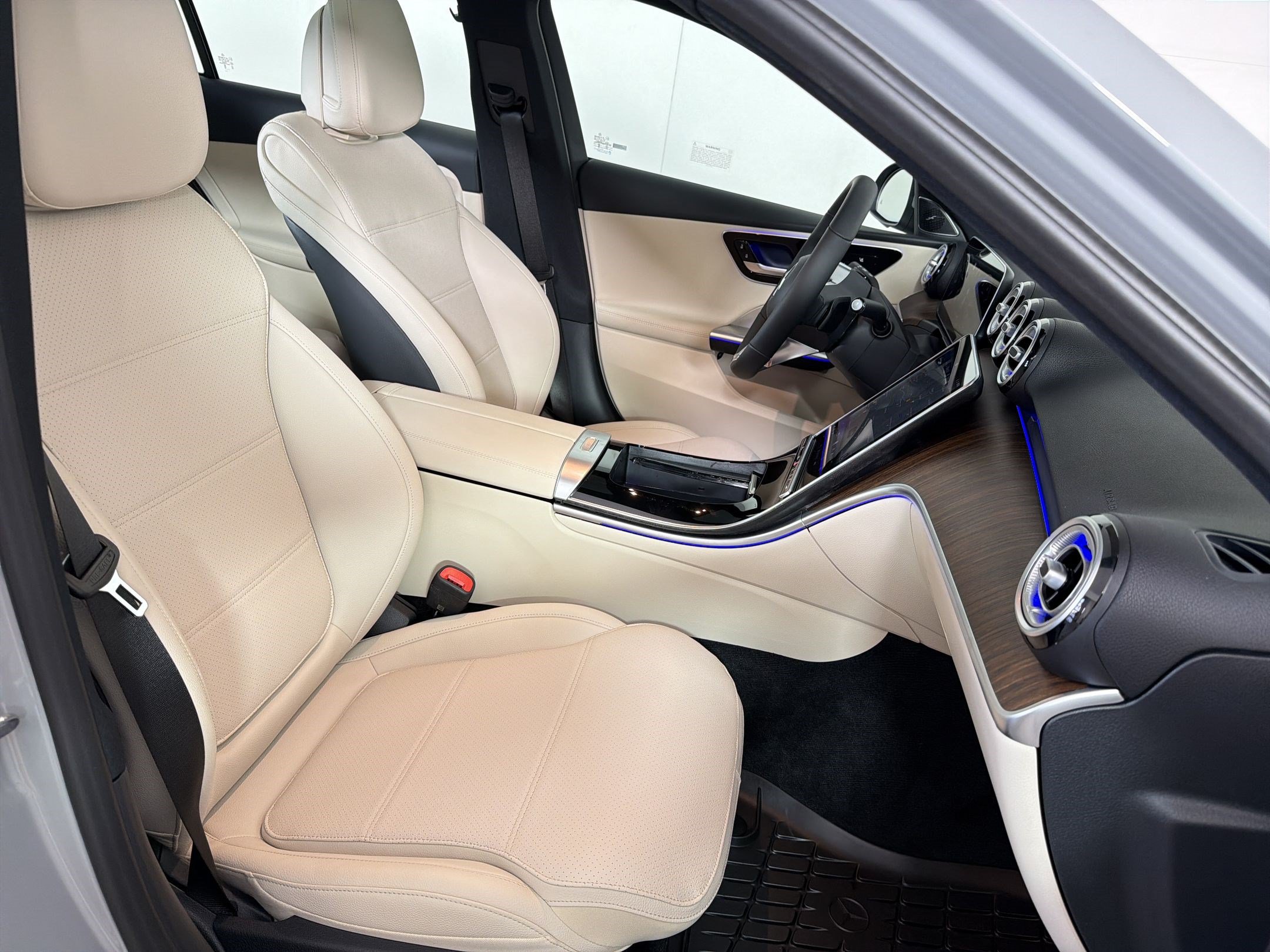 New 2026 Mercedes-Benz C 300 4MATIC Sedan image 29
