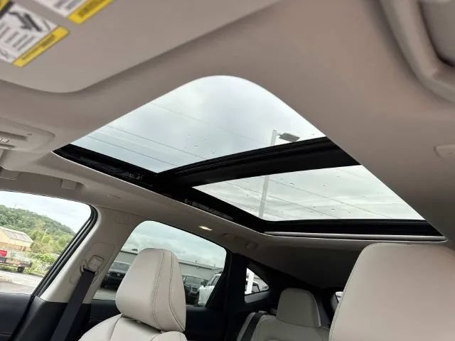 Certified 2025 Nissan Murano SL AWD/4WD image 33