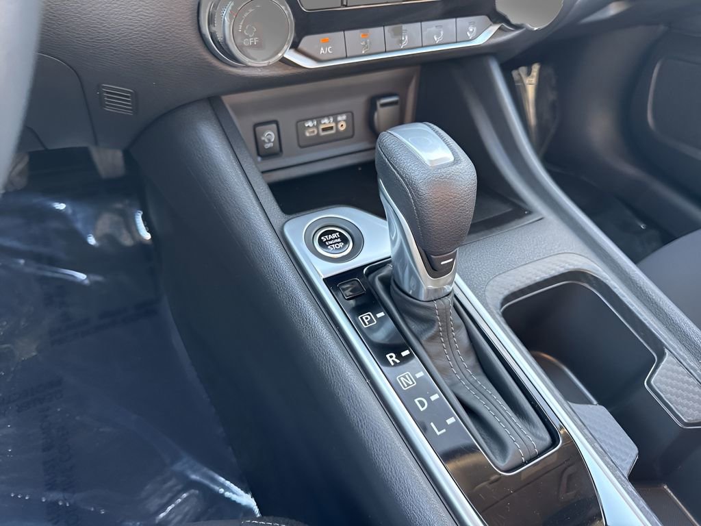Used 2025 Nissan Sentra SV image 15